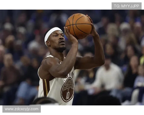 损友行为引发争议巴特勒罚球遭坑瞬间疑惑不解原地愣神